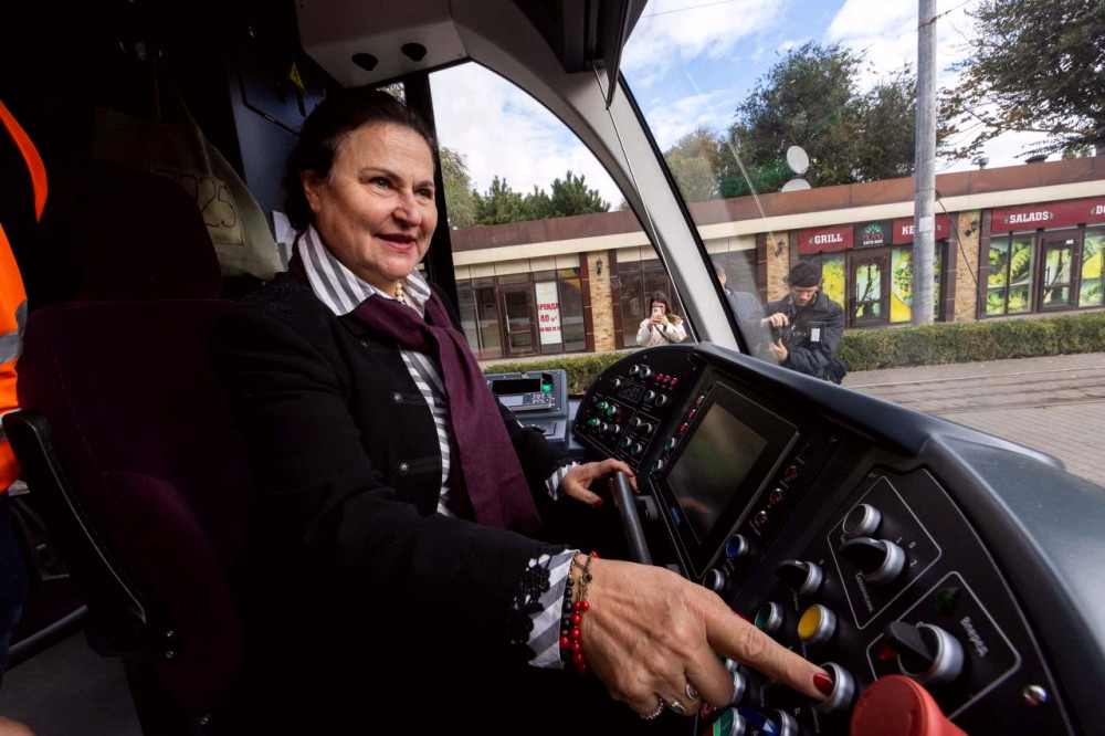 9355 image for slide